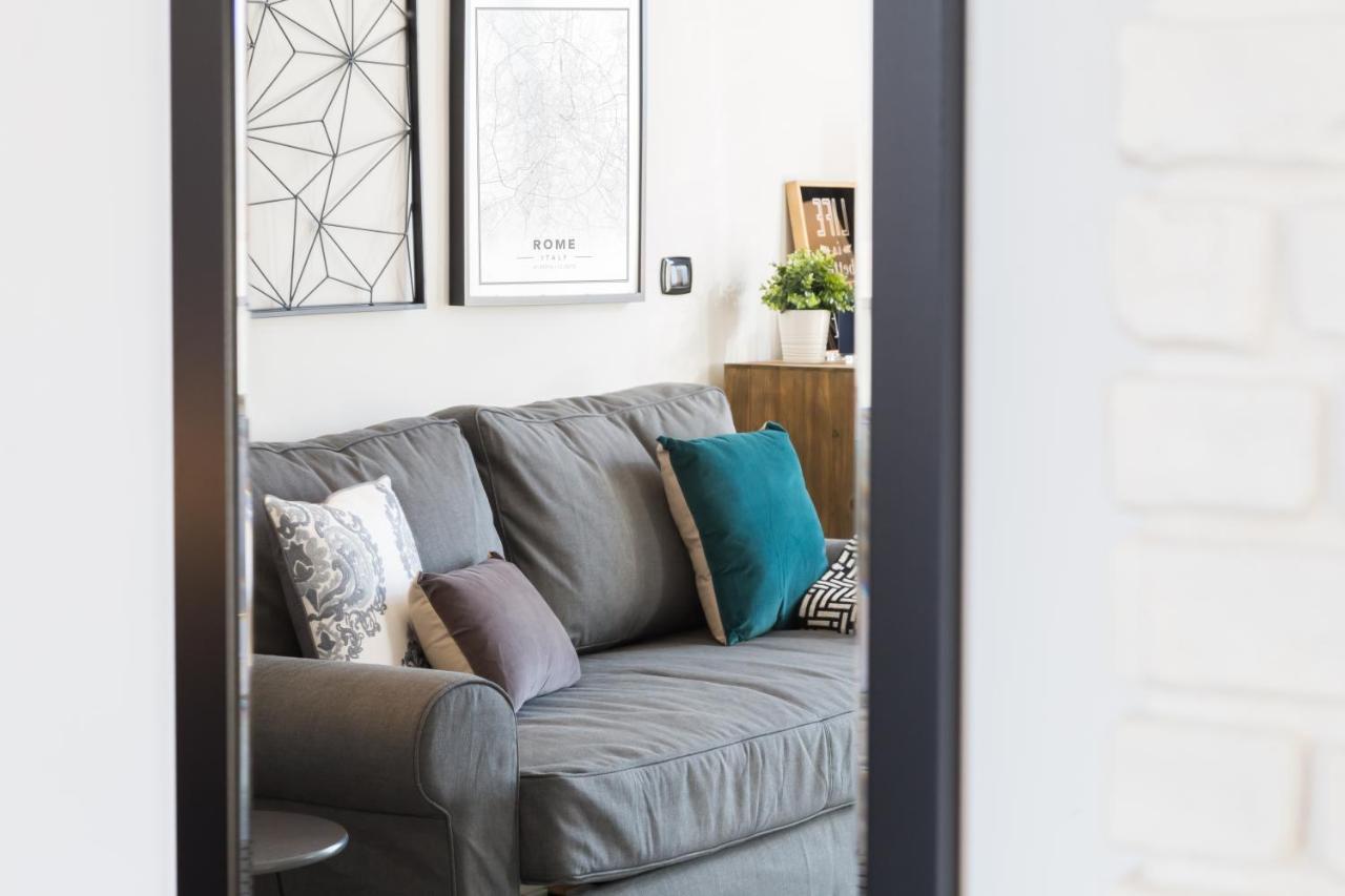 BMGA l Glam Industrial 3-Bed Apartment in Termini Rome Bagian luar foto