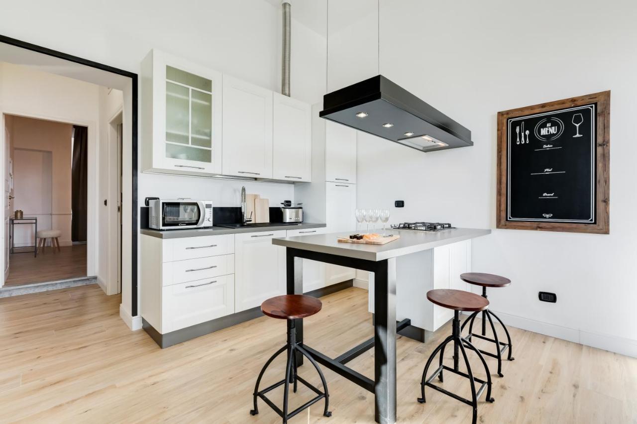 BMGA l Glam Industrial 3-Bed Apartment in Termini Rome Bagian luar foto