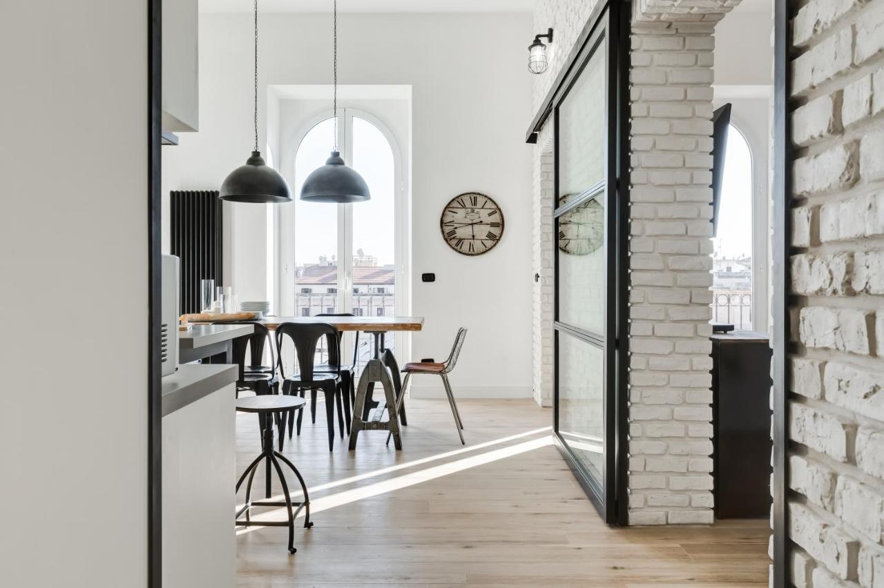 BMGA l Glam Industrial 3-Bed Apartment in Termini Rome Bagian luar foto