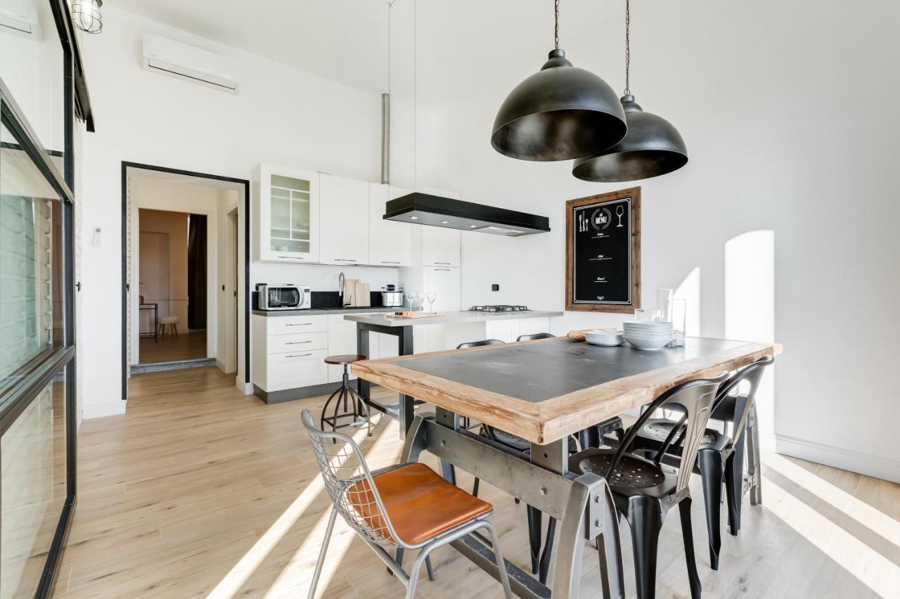 BMGA l Glam Industrial 3-Bed Apartment in Termini Rome Bagian luar foto