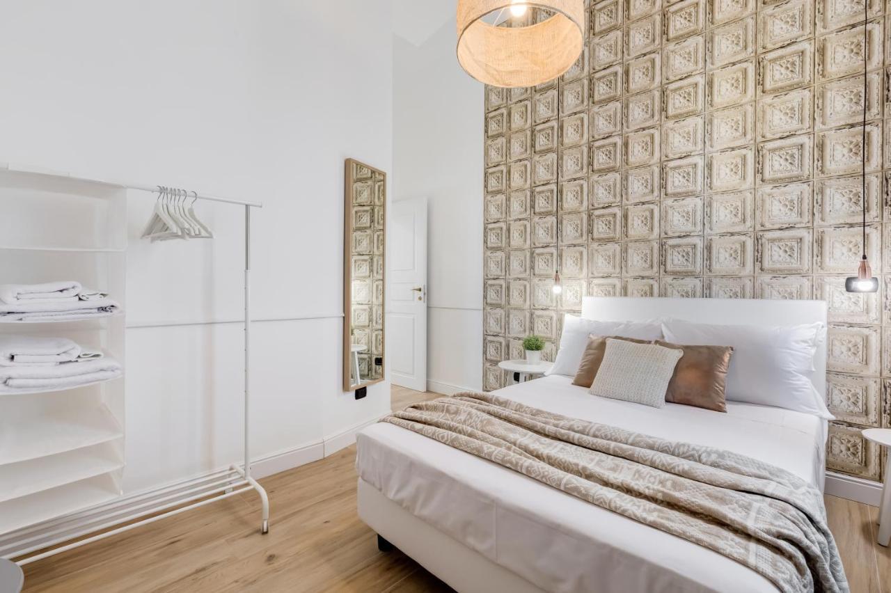 BMGA l Glam Industrial 3-Bed Apartment in Termini Rome Bagian luar foto