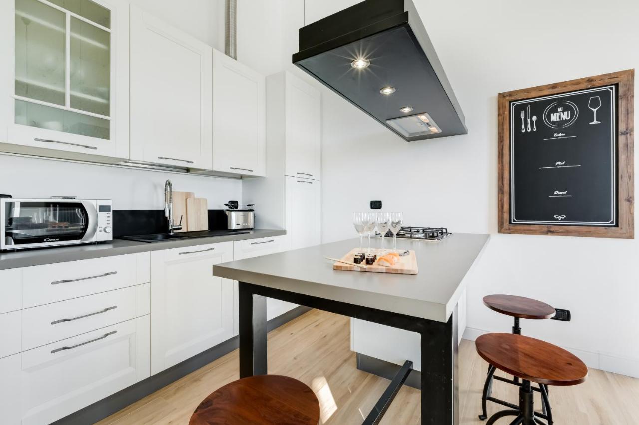 BMGA l Glam Industrial 3-Bed Apartment in Termini Rome Bagian luar foto