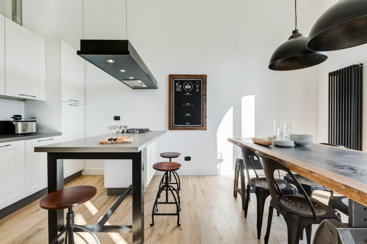 BMGA l Glam Industrial 3-Bed Apartment in Termini Rome Bagian luar foto