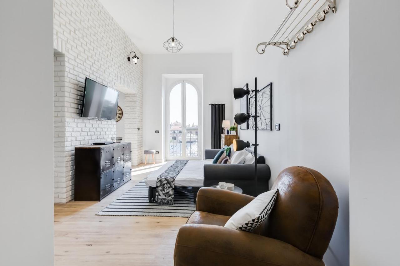 BMGA l Glam Industrial 3-Bed Apartment in Termini Rome Bagian luar foto