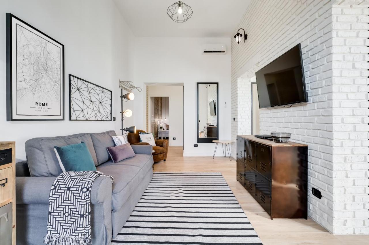 BMGA l Glam Industrial 3-Bed Apartment in Termini Rome Bagian luar foto