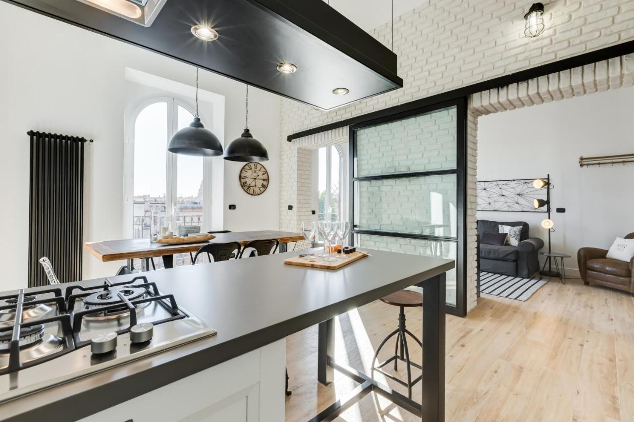 BMGA l Glam Industrial 3-Bed Apartment in Termini Rome Bagian luar foto